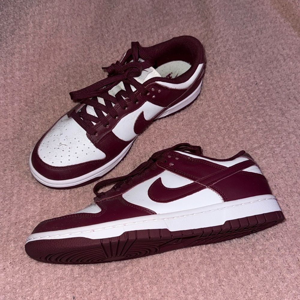 WMNS NIKE DUNK LOW - SZ 9.5